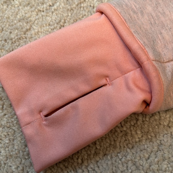 Adorable peach blush heather tone cropped Adidas sweatshirt size medium. - Picture 6 of 10